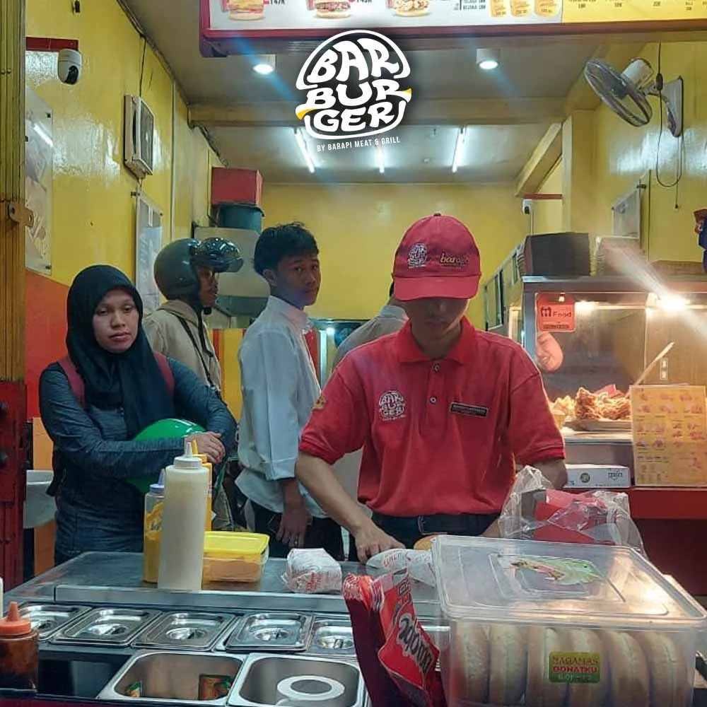 Baru Buka, Langsung Rame! Momen Grand Opening Barburger by Barapi - Binus Kemanggisan